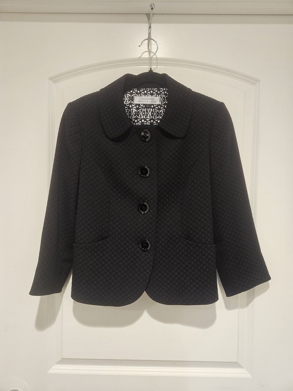 Tahari ASL Black Quilted Cropped Blazer